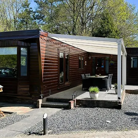 Rustiek Bos Chalet Sven Putten Exterior photo