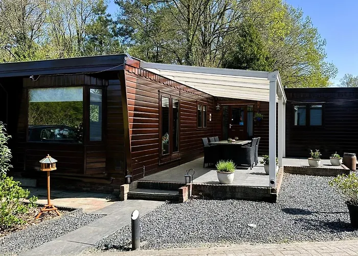 Rustiek Bos Chalet Sven
